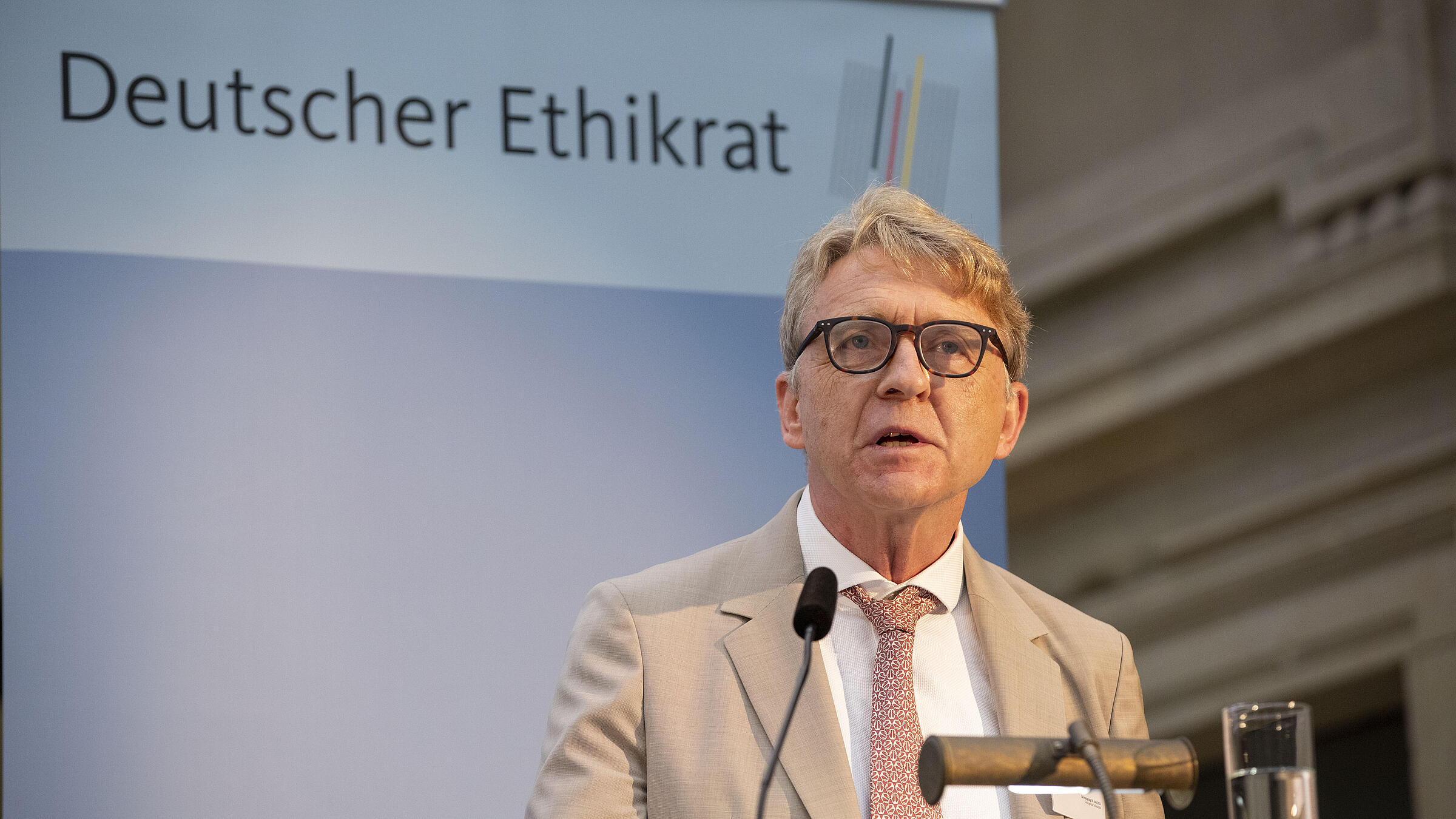 Helmut Frister